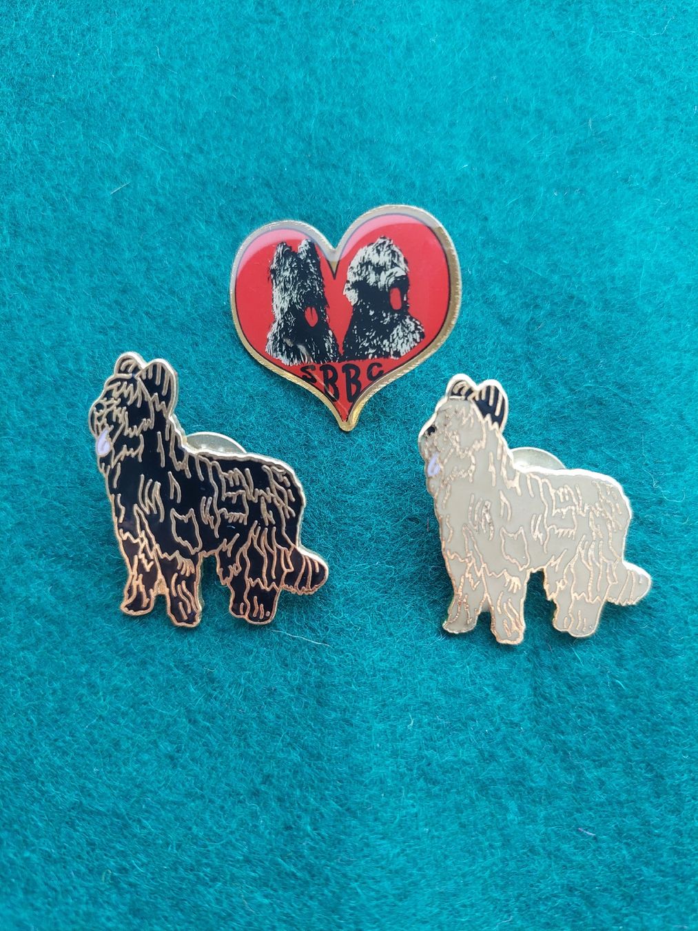Plaquettes & Badges: 3 Briard Pins – D'occasion à Zürich par Taxista