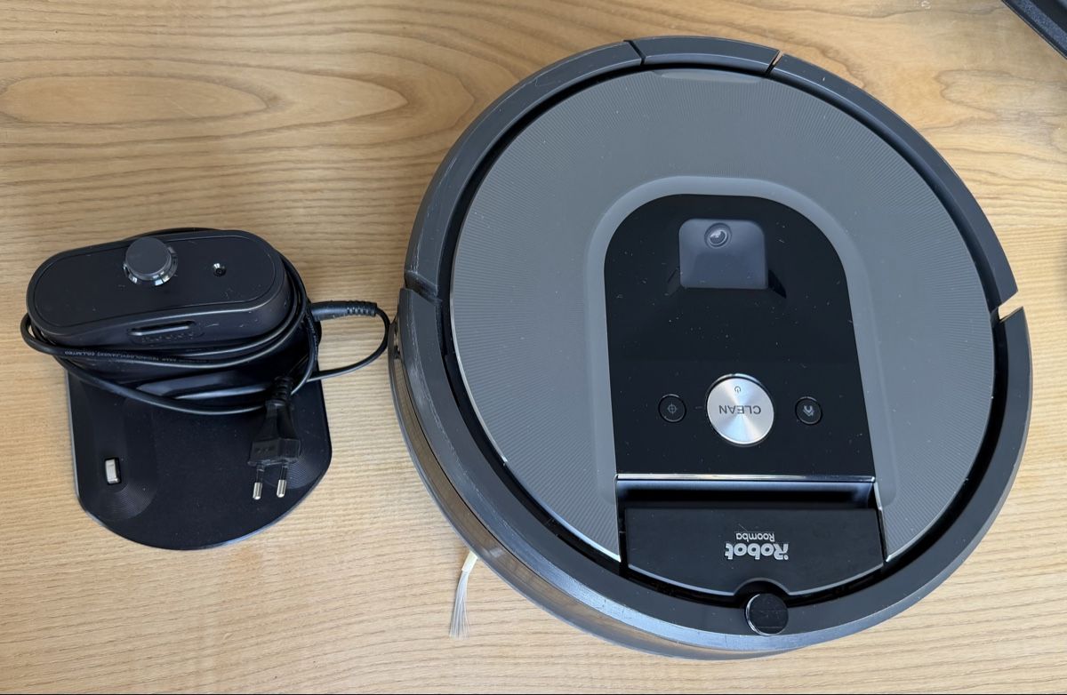 Irobot Staubsauger & Zubehör: Aspirateur robot iRobot Roomba 960 – Gebraucht aus Châtel-Montsalvens von lis_8dd6