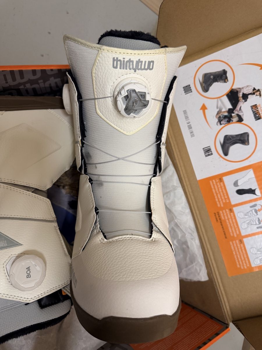 Scarpe da donna: ThirtyTwo W's Lashed Double Boa Snowboard Boots 8.5   – Usato da Thalwil venduto da dal_c7n9 2