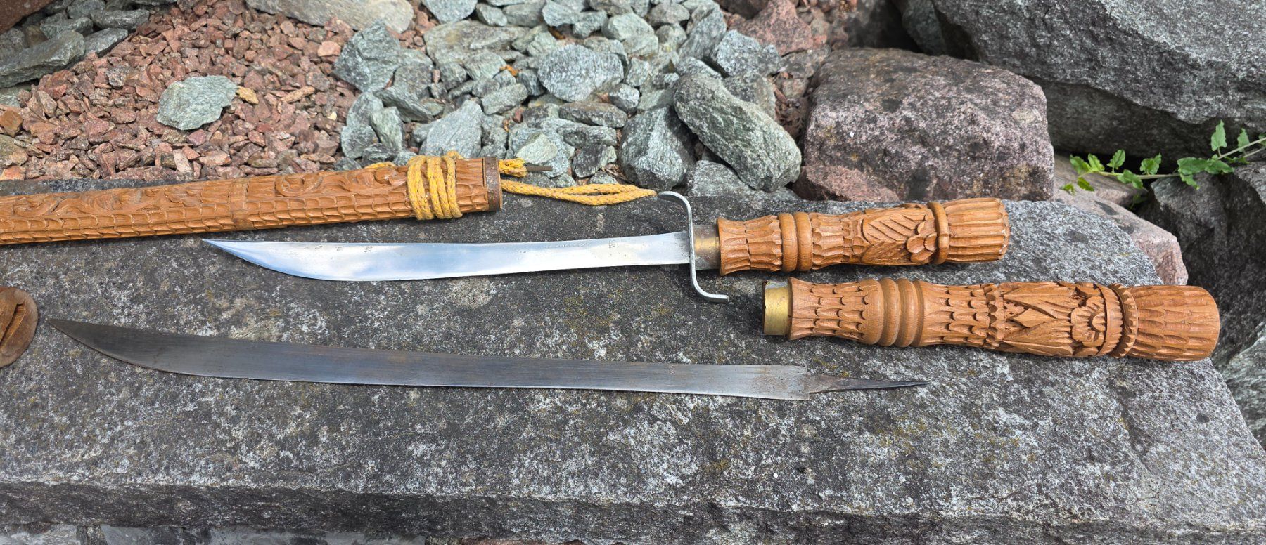 Altre raccolte & rarità: 2 er Set. Orientalische Schwerter / Thailändische Schwerter – Usato da Obermumpf venduto da oiskypoisky 2