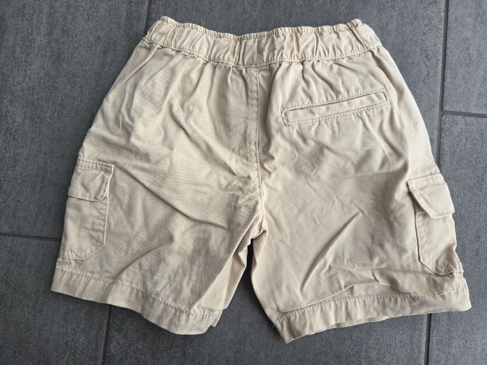 Manor Pantaloni: Cargo-Shorts von Manor, Gr. 104 – Usato da Hüntwangen venduto da ManuM2014 1