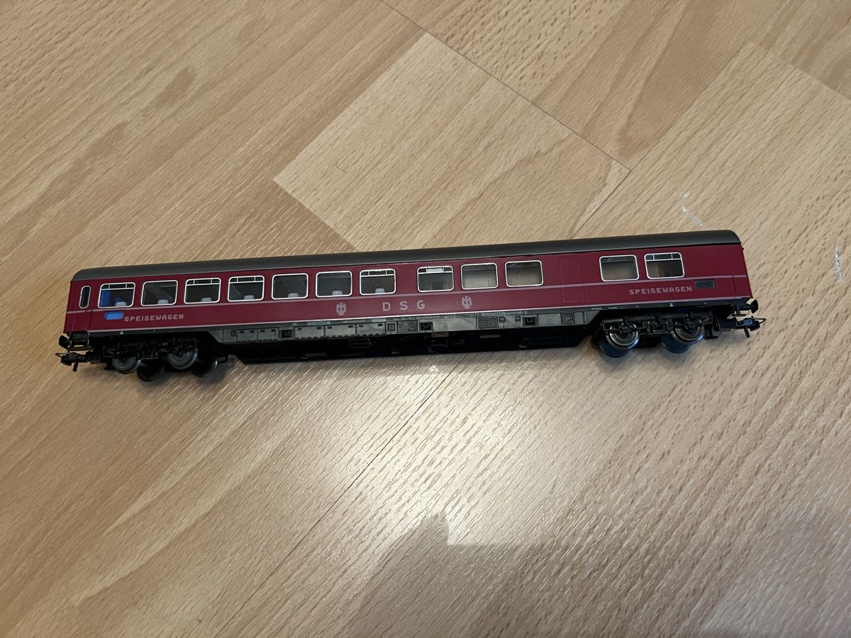 Roco Modellini di ferrovie: Roco Speisewagen DSG rot – Usato da Gisikon venduto da ram_78bx 1