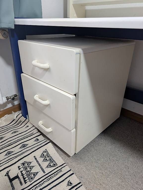 Schreibtische: Kinderpult + Stuhl  – Gebraucht aus Reinach BL von MK_2004 3
