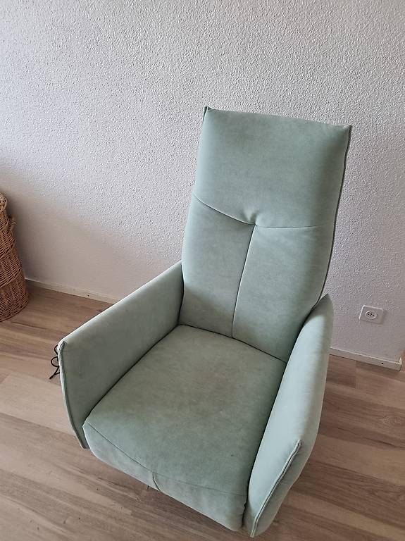 Poltrone: Fauteuil relax inclinable avec télécommande – Usato da Nidau venduto da jac_ns5h 4