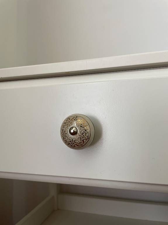 Ikea Comodini: IKEA TYSSEDAL Nachttisch weiss – Usato da Winterthur venduto da cni_2m88 1