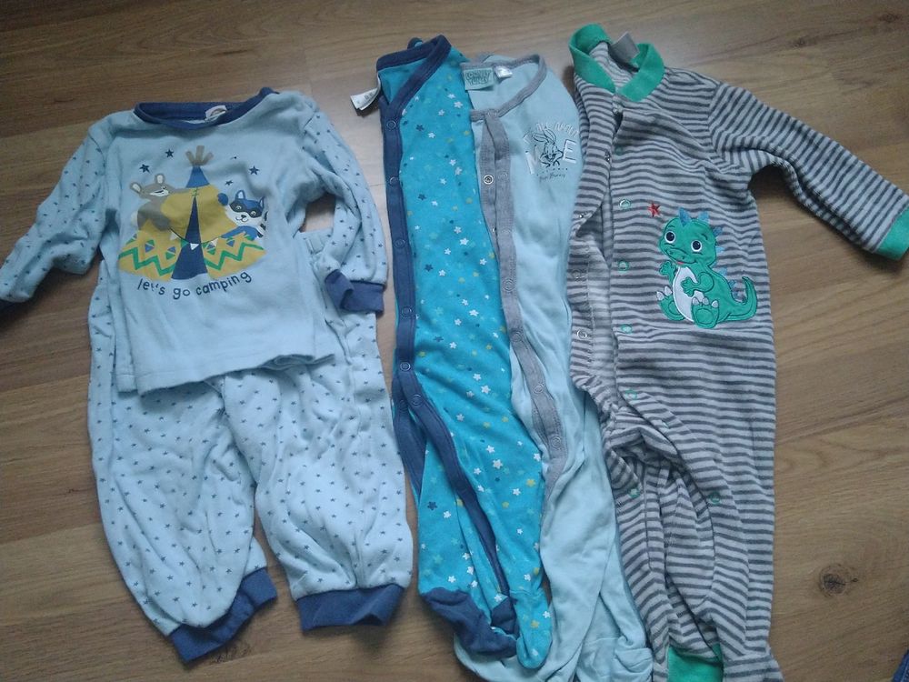 Ensembles coordonnés: 18-teiliges Jungs Kleiderpaket Grösse 74/80 – D'occasion à Steinmaur par Cinderella309 3