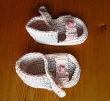 1 Paar Puppenschuhe,Schuhe, Sandalen, Finken,10 cm, gehäkelt