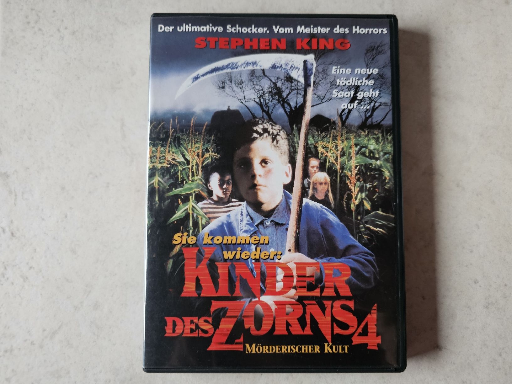 Tutti i DVDs: Kinder des Zorns 4  (Stephen King) – Usato da Schneisingen venduto da backstore24