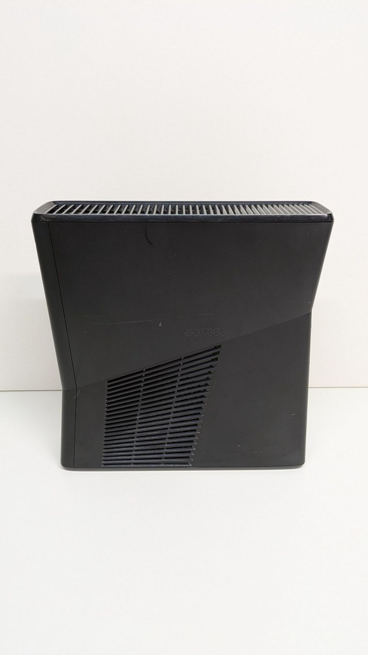 Microsoft Console: Microsoft Xbox 360 S, 2 Controller, 10 Spiele – Usato da Menziken venduto da mame18 6