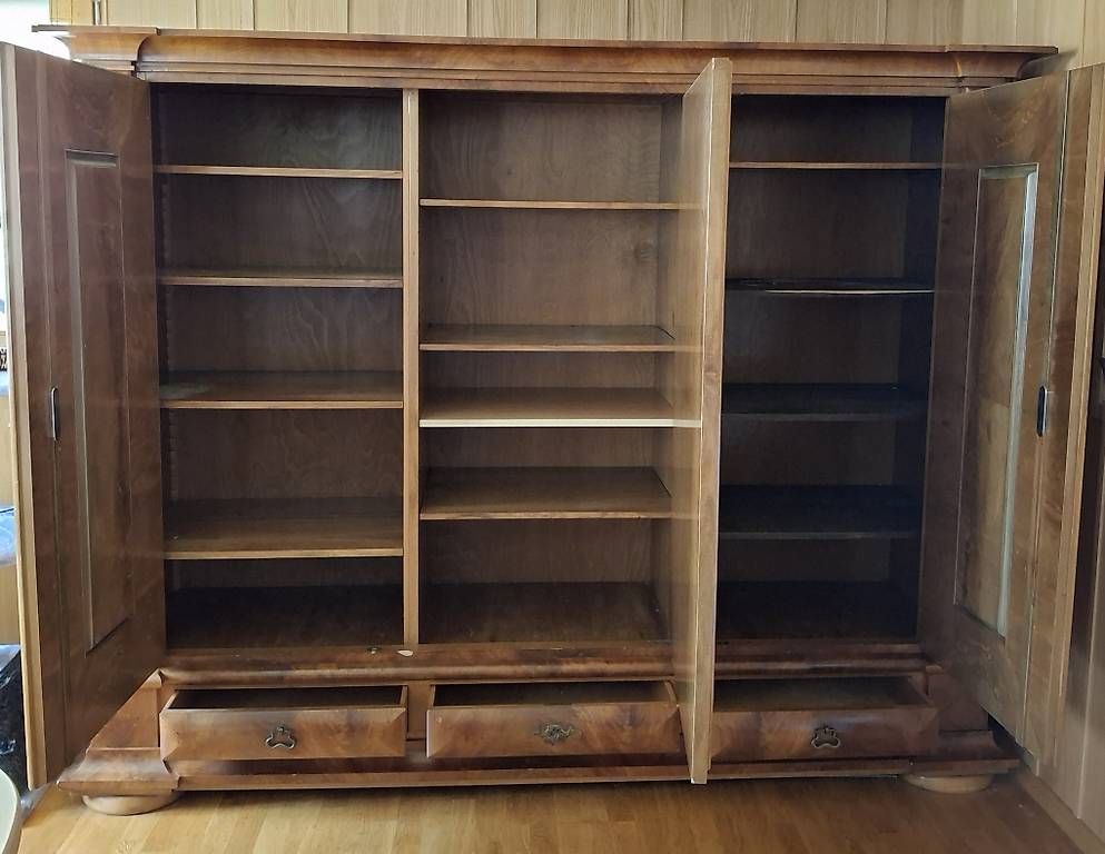Armadi: Antikschrank – Usato da Wattenwil venduto da Enzian2018 2