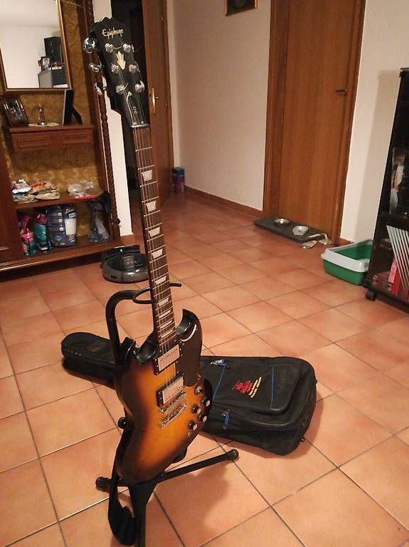 Strumenti musicali: Ghitarra Elettrica – Usato da Balerna venduto da fri_9sqh 1