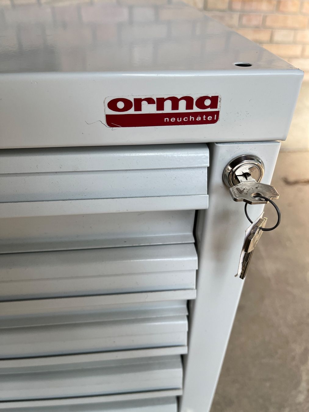 Armoires: Grosser Planschrank mit 10 Schubladen / ORMA Neuenburg – D'occasion à Gelterfingen par art-and-more 2