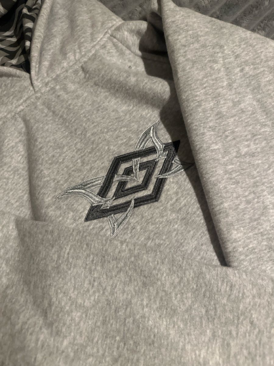 Pulls & Sweat-shirts: Sweat Metra X Umbro taille M  – Neuf avec emballage d'origine à Renens VD par acc_x6fw 1