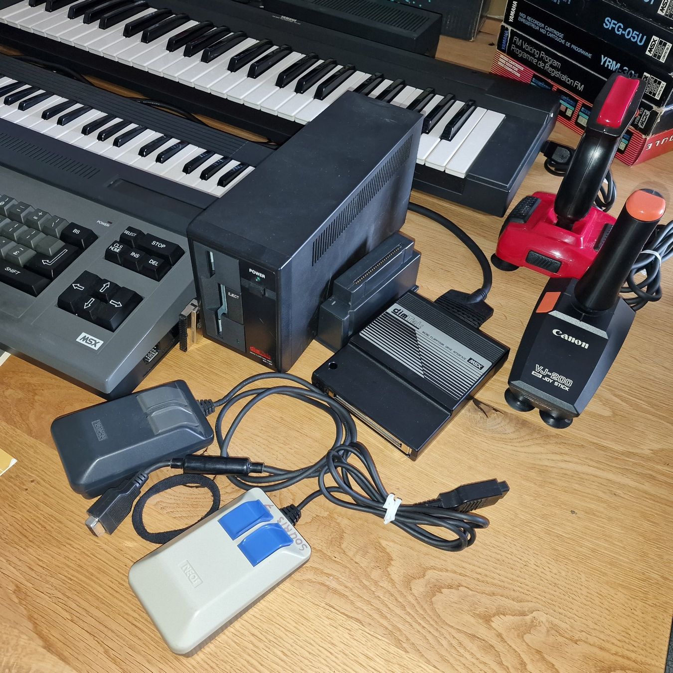 Studioequipment: MSX Yamaha CX5M et accessoires – Gebraucht aus Courgenay von  5