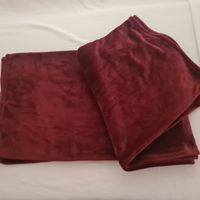Kuscheldecke/ Bettüberwurf 152 / 195 cm. Weinrot 
