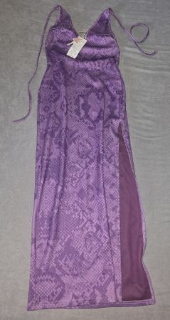 Elegantes Satin Maxikleid mit Schlangenmuster & Beinschlitz 