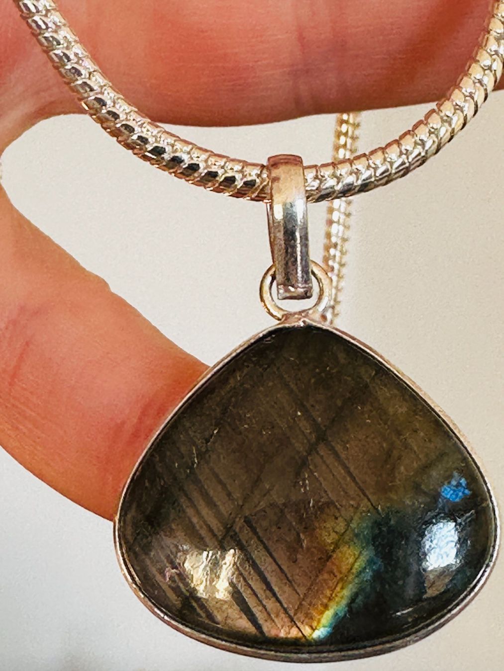 Catenine: Labradorite Gemstone Handmade Jewelry necklace – Nuovo e nell'imballaggio originale da Genève venduto da AGBERG