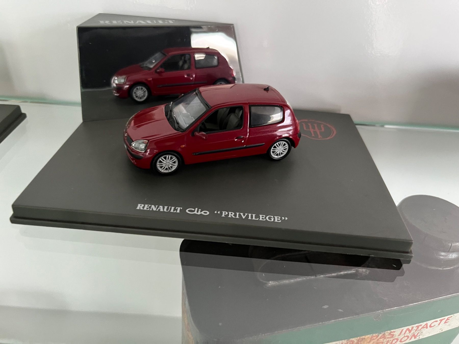 Renault Modellini d'auto: Renault Clio II verschiedene – Usato da Kräiligen venduto da tisala 2