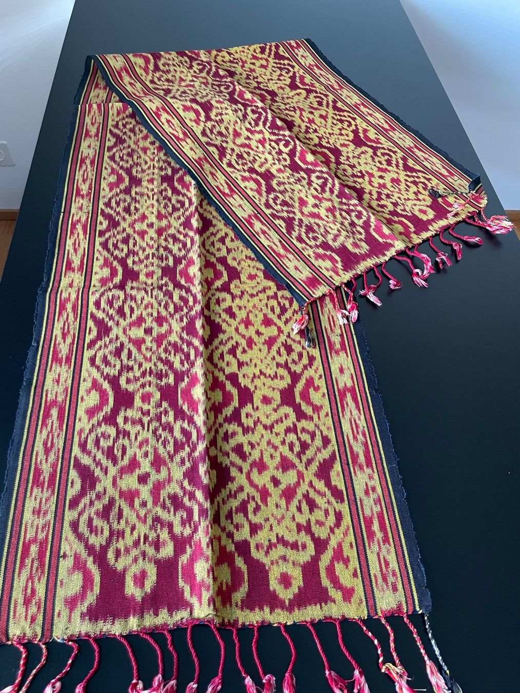 Tessuti: IKAT   Handgewoben   165 x 42 cm – Usato da Uster venduto da cityspider