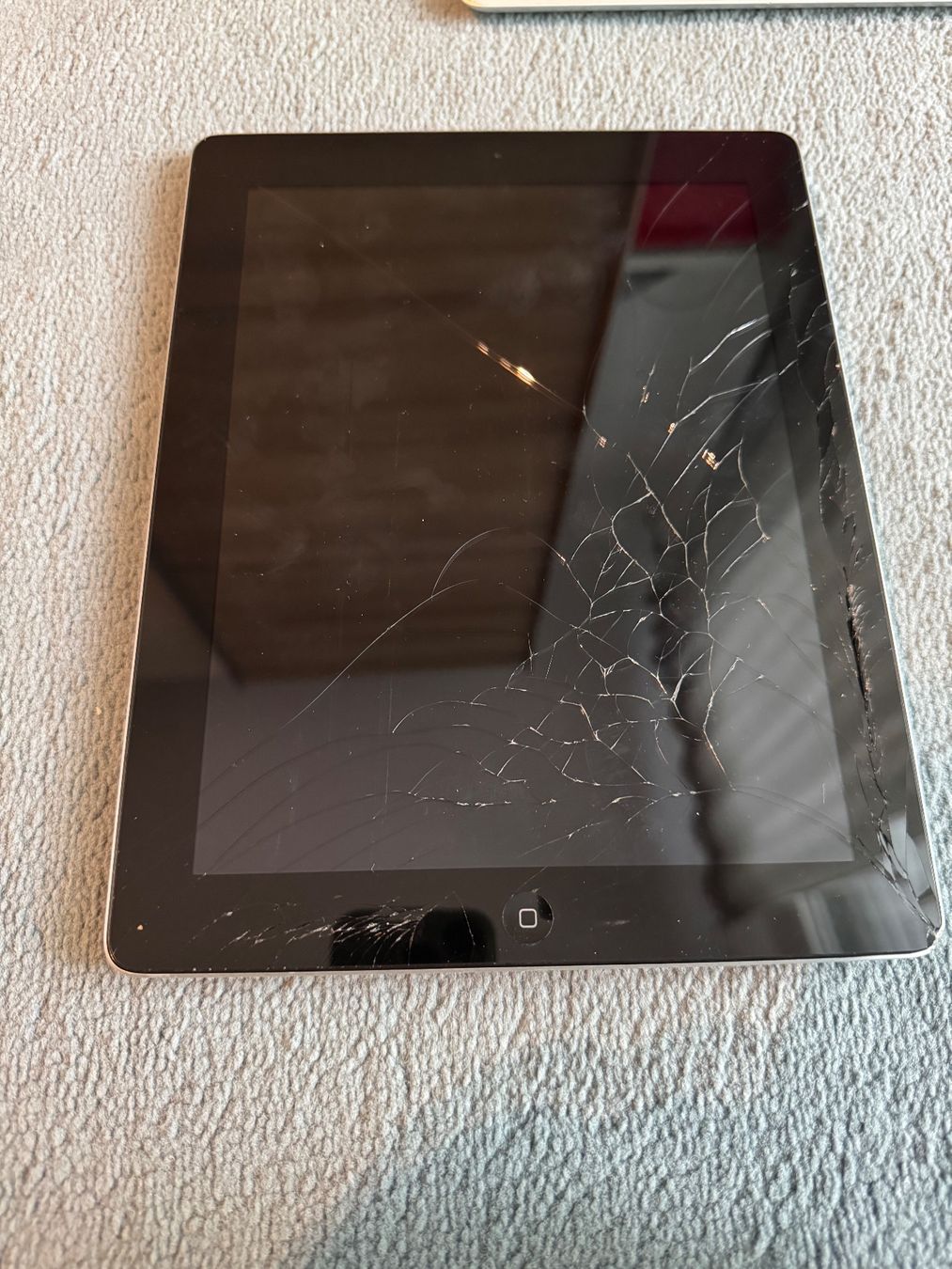 Apple Tablet PC: iPad 4 Generation – Defekt aus Adliswil von Busys