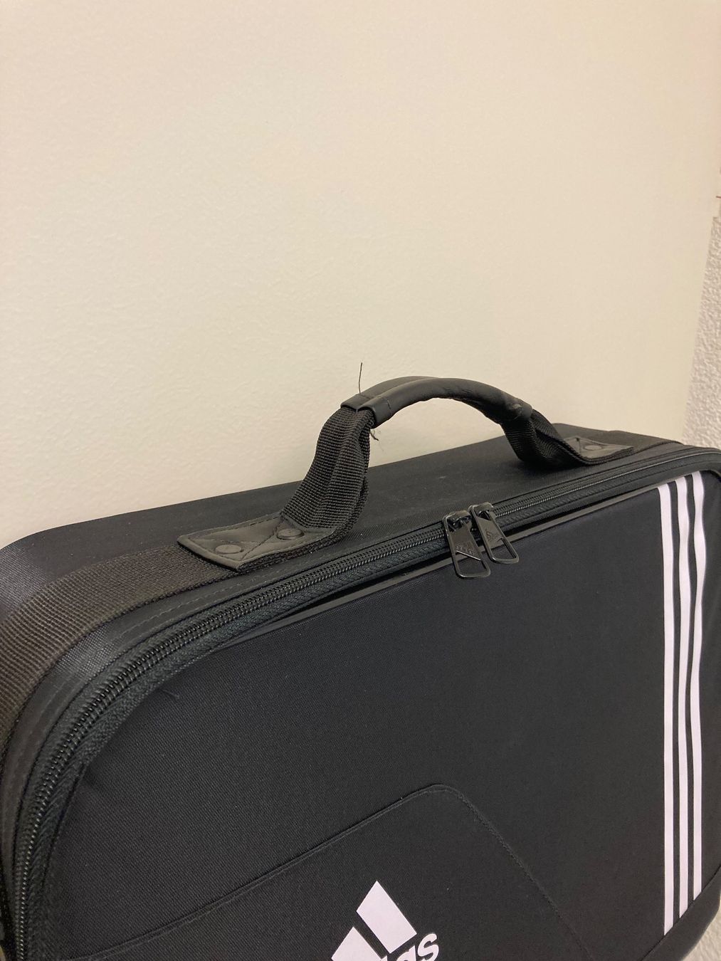 Adidas Taschen: Adidas Sporttasche – Neu (gemäss Beschreibung) aus Zürich von mc_mike77 6