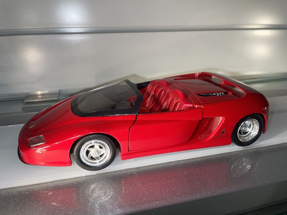 REVELL - 1:18 E - PININFARINA / FERRARI MYTHOS - AN. 1990