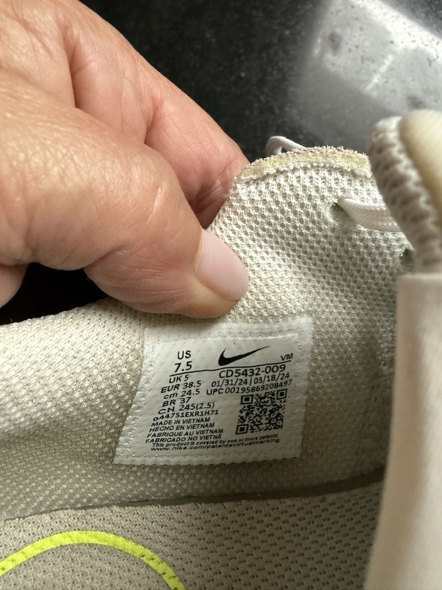 Nike Chaussures femmes: NIKE AIR MAX DAMEN – D'occasion à Kölliken par deleina 8