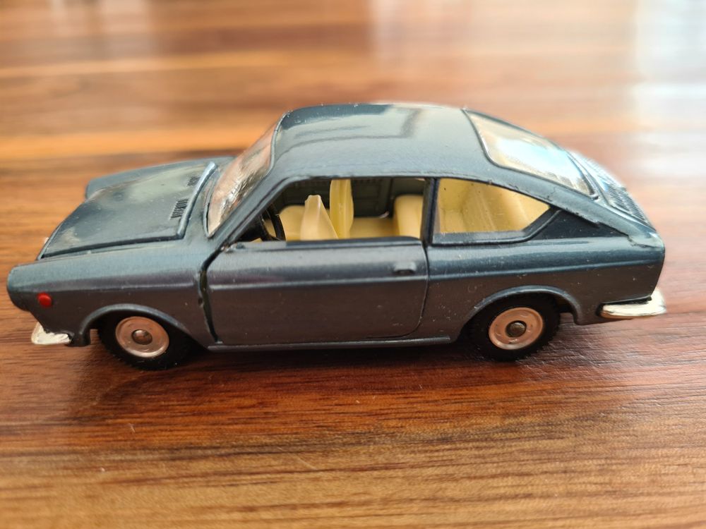 Politoys Fiat 850 N°81 – Blanche Portes Ouvrantes – 1/43 – Vintage Italie 1969