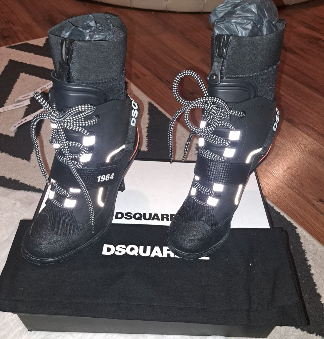 Dsquared2 Scarpe da donna: Dsquared2 Ankle Boots – Usato da Saas Grund venduto da IvanaXY 5