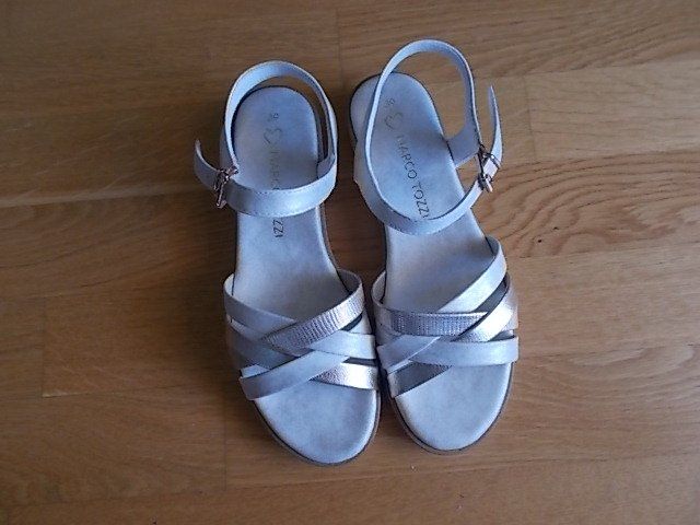 Chaussures femmes: Neue Sandalen Marco Tozzi Gr.39 – Neuf avec emballage d'origine à Chexbres par indi03