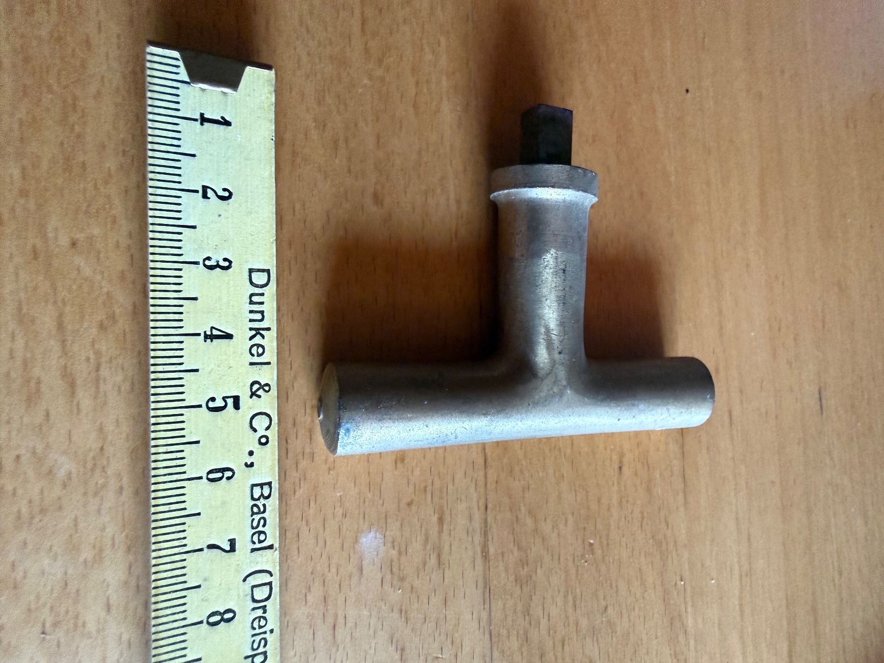 Eisenwaren: alter Fenstergriff aus Metall – Gebraucht aus Amden von vipernatter 2