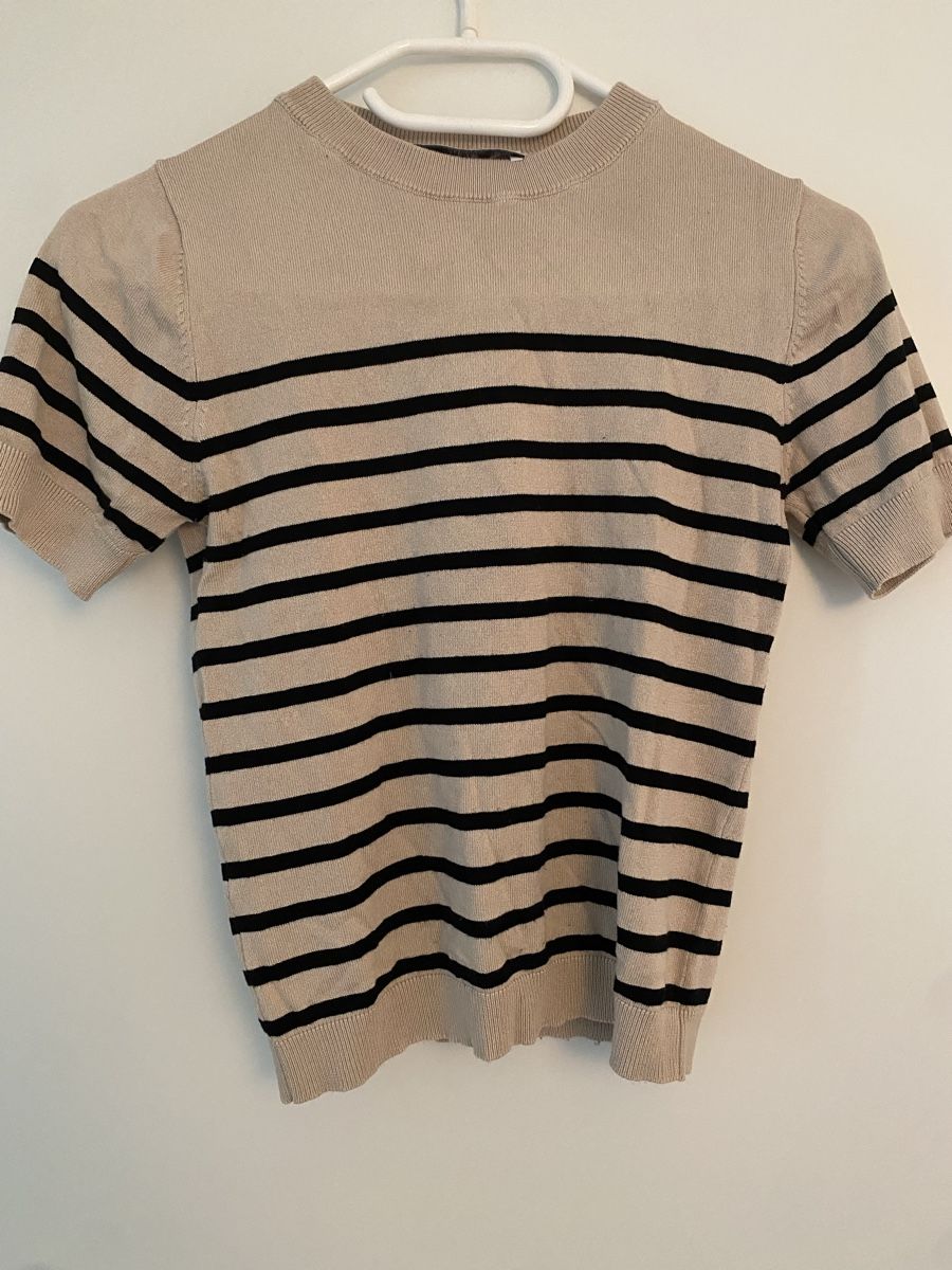 Zara T-shirt: Zara Top / Shirt hauteng – Nuovo (secondo la descrizione) da St. Gallen venduto da delideja01 1
