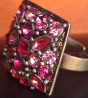 Bague fantaisie pierres roses taille ajustable