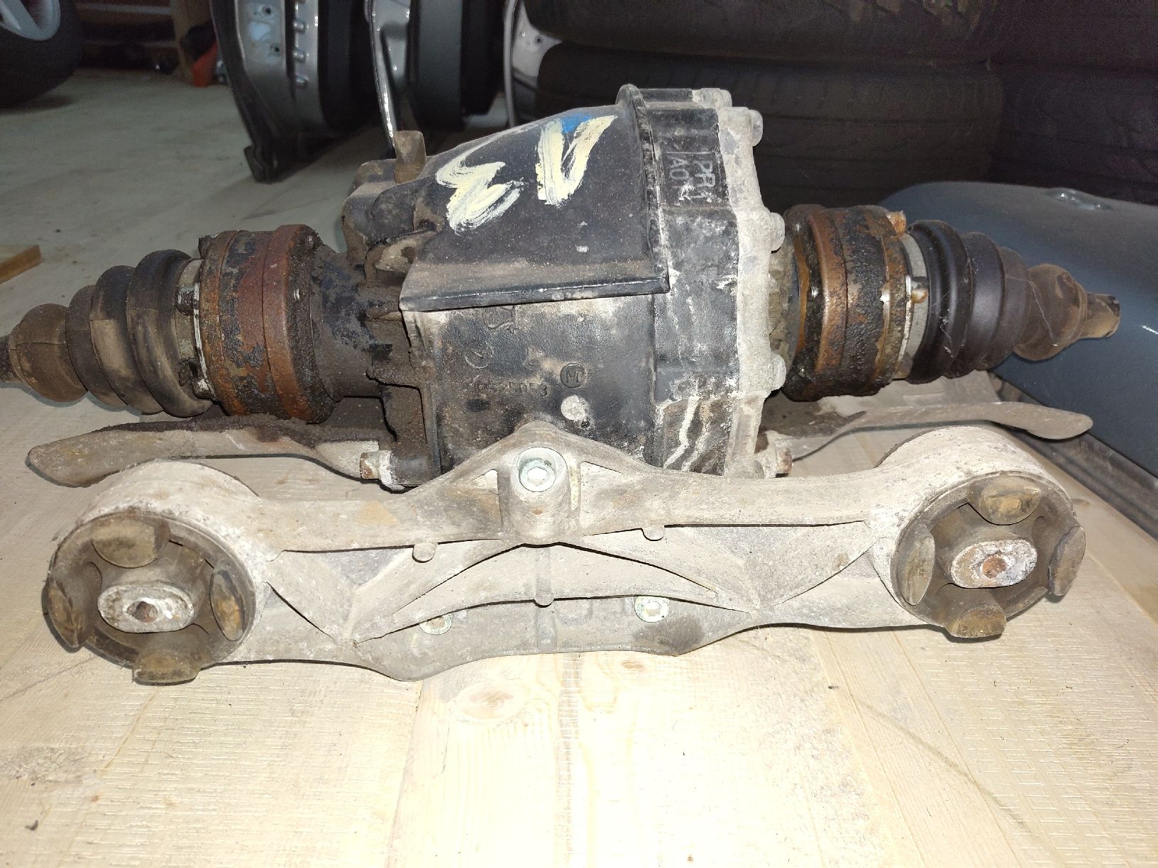 VW Tutti pezzi di ricambio auto: Passat 3bg hinteres 4Motion Diff. – Usato da Waltalingen venduto da DerBaum 2