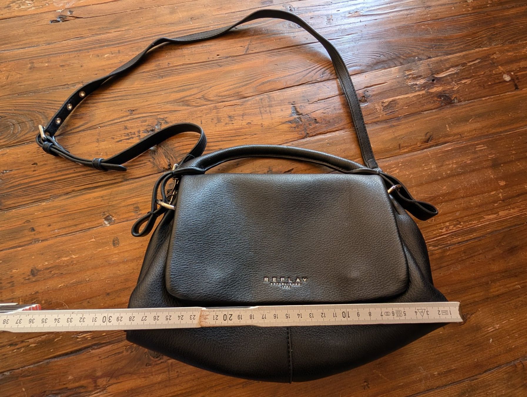 Replay Borse da donna: REPLAY SAC noir – Usato da Cheseaux-Lausanne venduto da loscaptos