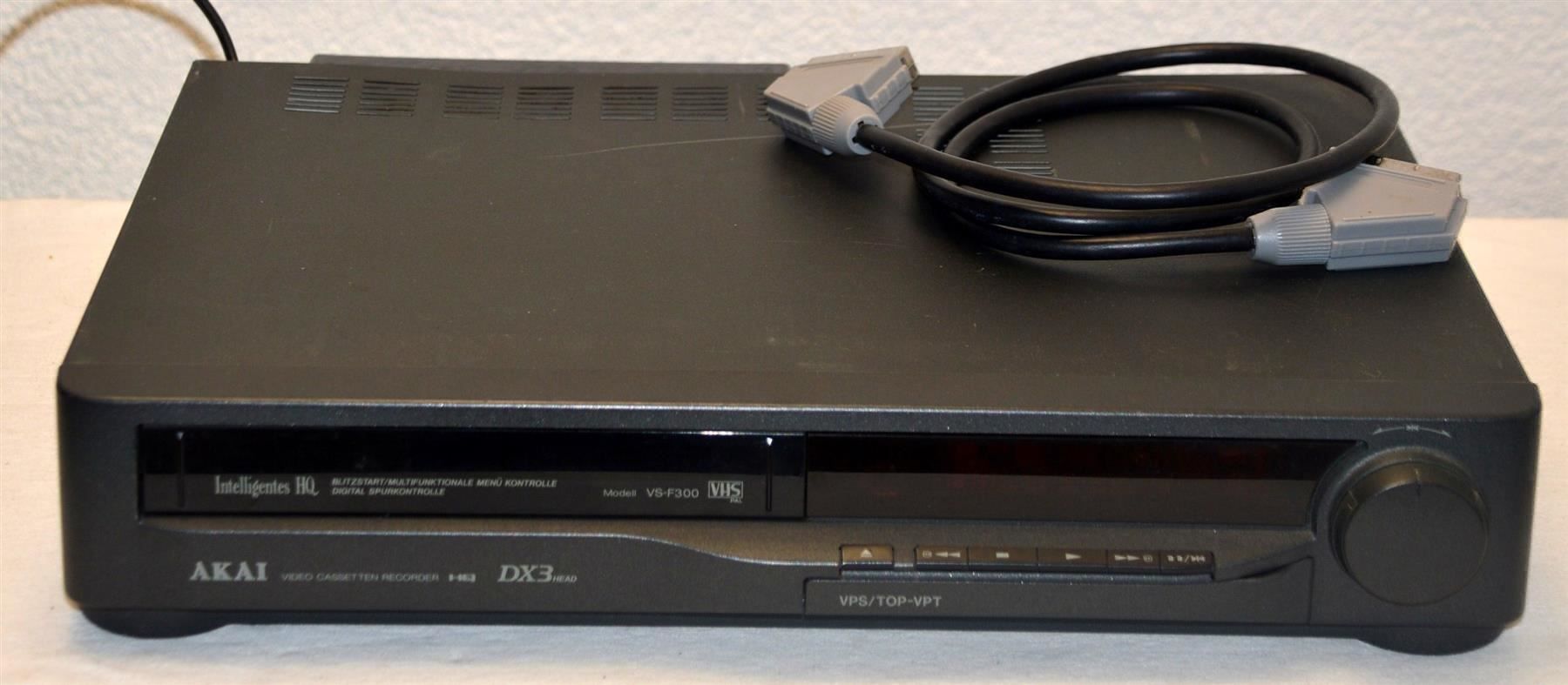 Akai Registratori: Videorecorder VHS Akai VS-S300EOG magnétoscope – Usato da Collonges venduto da arashee