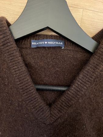 Brandy Melville Pullover braun V-Ausschnitt One sized 