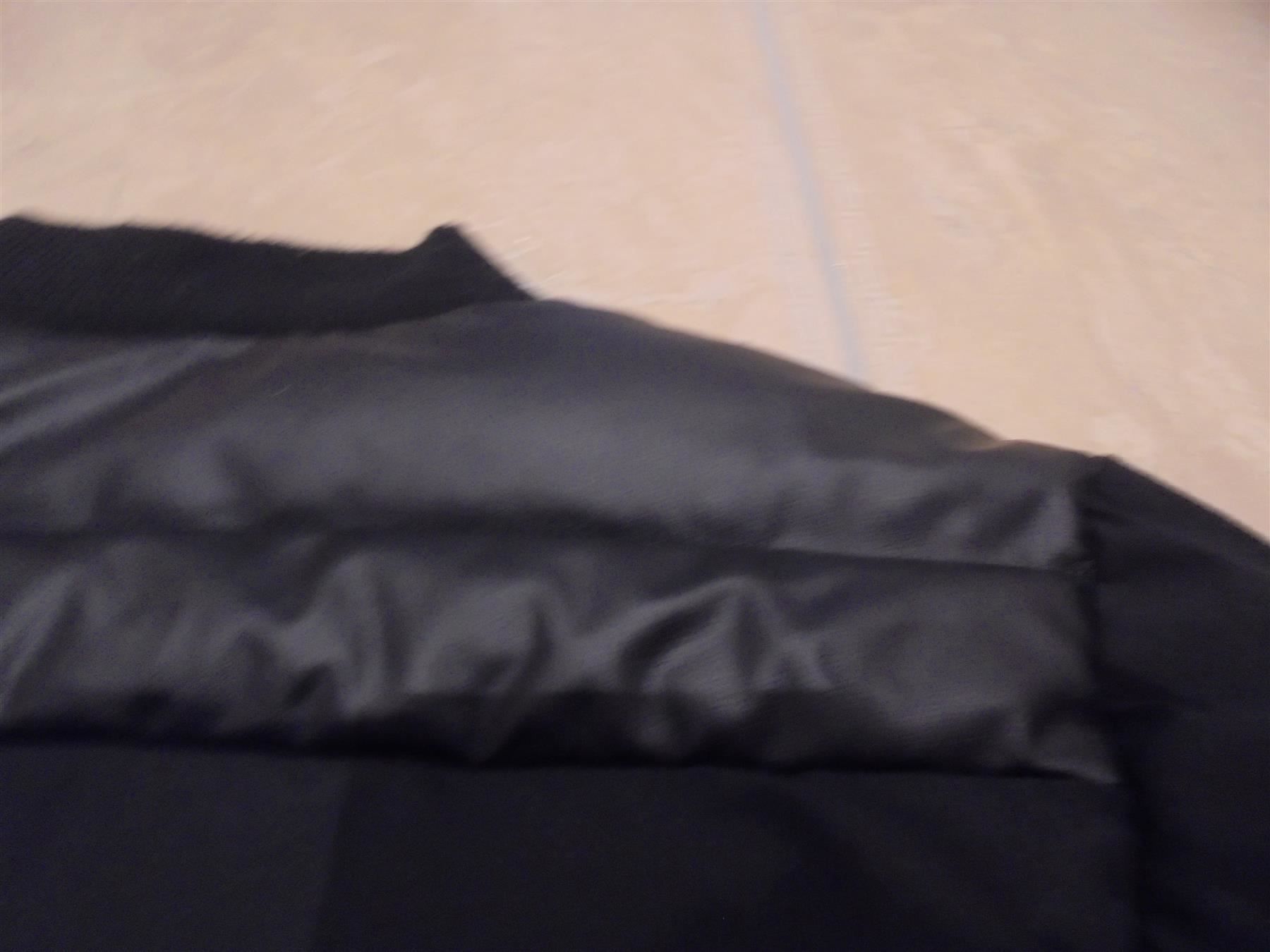 Guess Giacche & Cappotti: Guess coole Winterjacke, 12J 152 – Usato da Klingnau venduto da Markus14 4