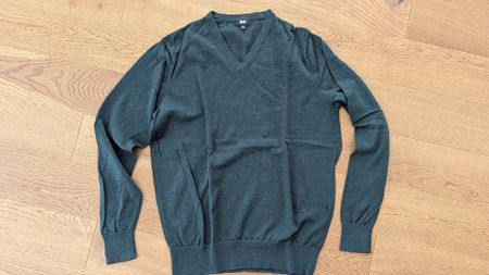 Uniqlo Pullover aus Wolle dunkelgrün Gr. M 