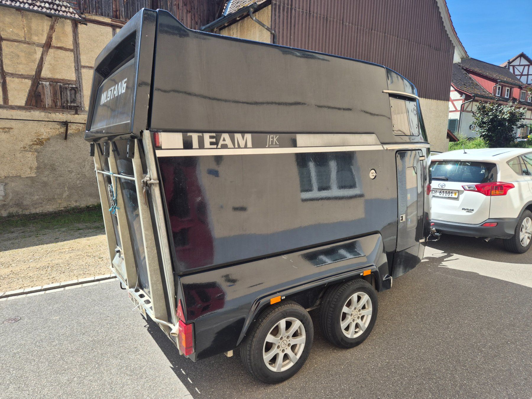 Rimorchi: Pferdetransporter JFK Mustang Camp-let A2 – Usato da Hofen SH venduto da Reddey4 3