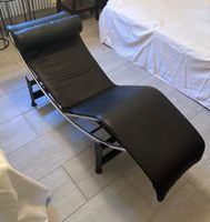 Designer Liege im LC4 Le Corbusier Stil