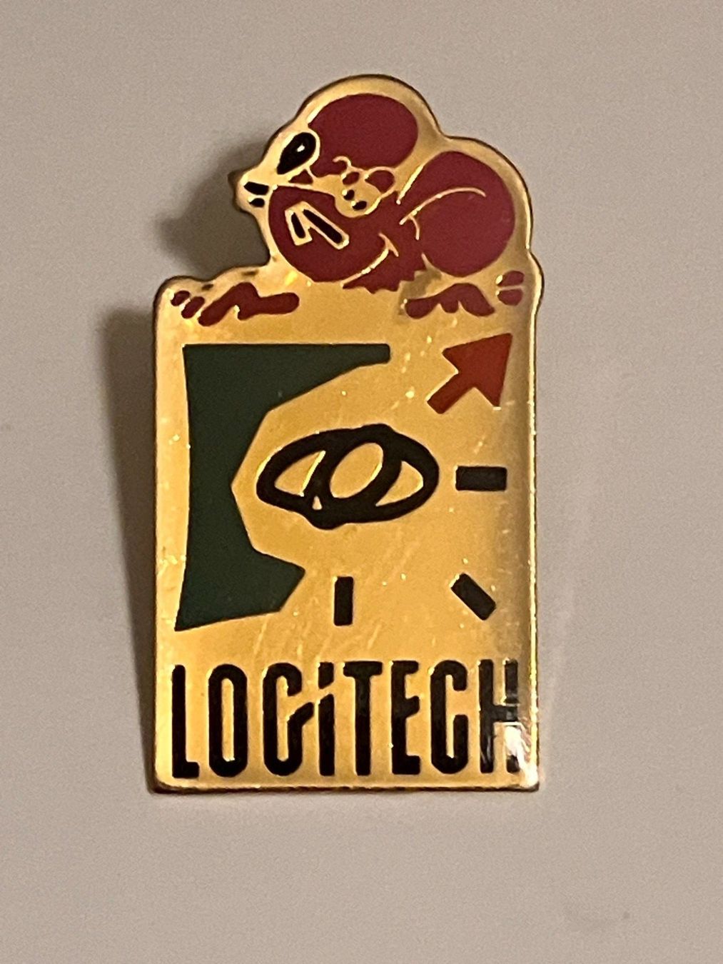 Plaketten & Abzeichen: 1 Pin LogiTech – Gebraucht aus Basel von djwwpp