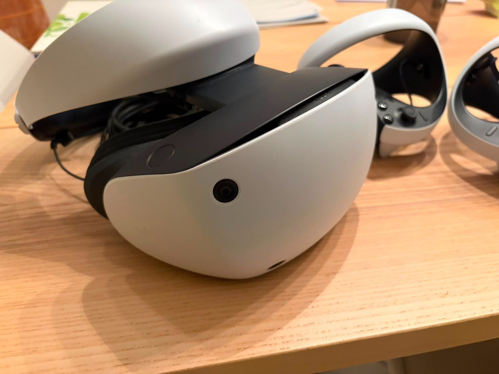 Sony Casco VR: PlayStation VR2 Headset mit Controllern – Nuovo (secondo la descrizione) da Gelterkinden venduto da Cel07 2