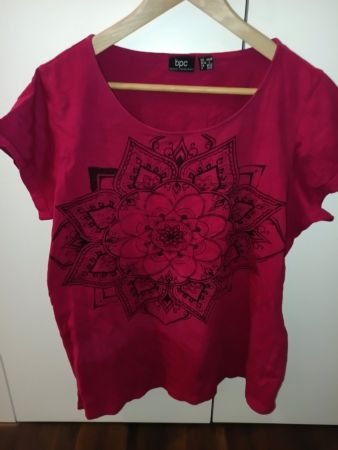 Weinrotes T-Shirt mit Ethno / Mandala Aufdruck, in 44