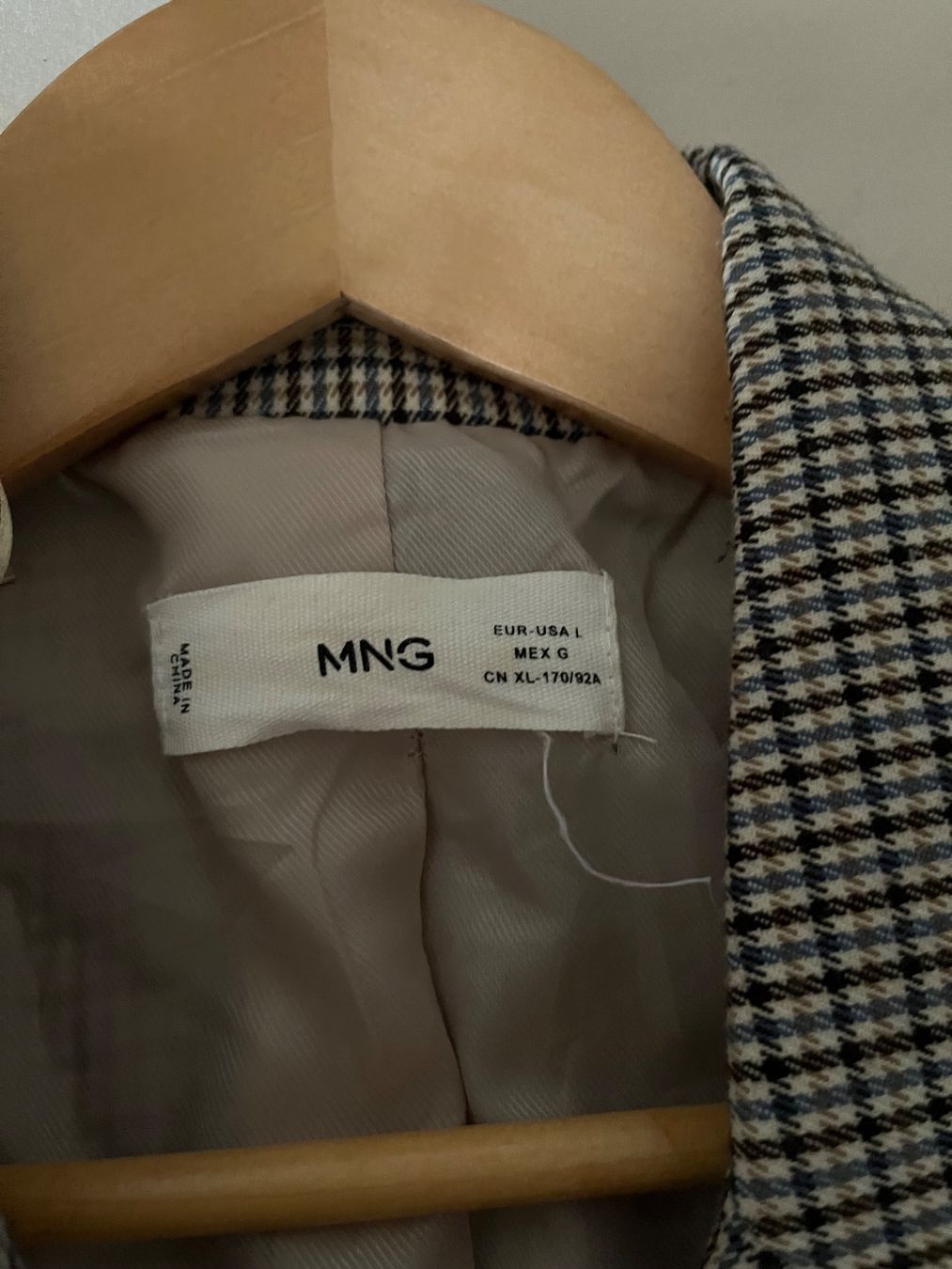 Mango Vestes: Karierter Blazer von Mango – D'occasion à Islikon par jul_76j2 2