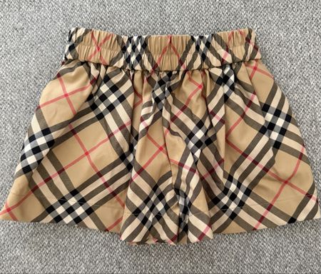Burberry Baby shorts gr. 80cm/12 monaten