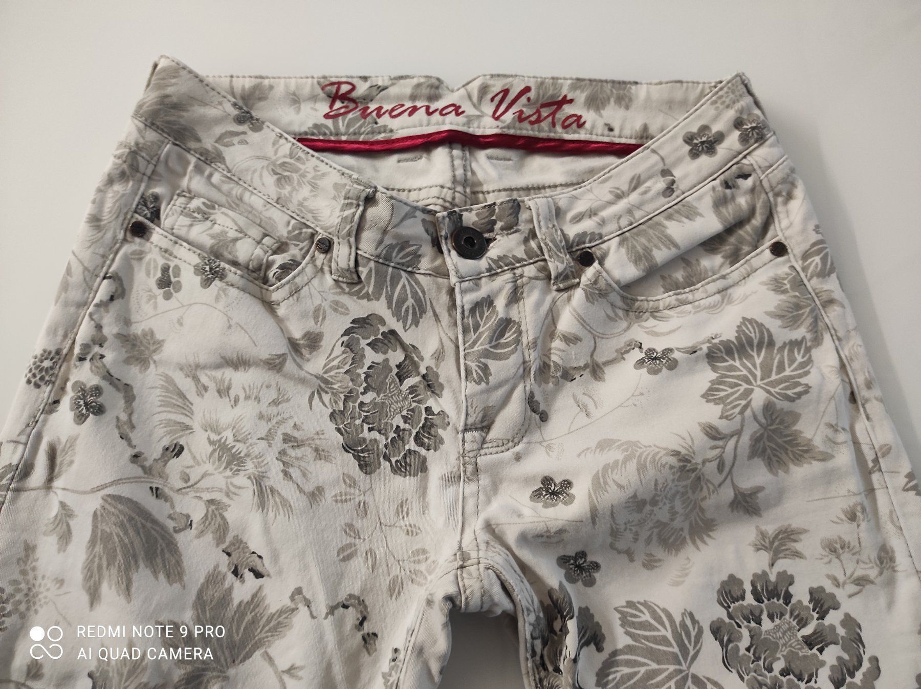 Pantaloni: Damen Hose gr 26 – Usato da Oensingen venduto da mamma86 2