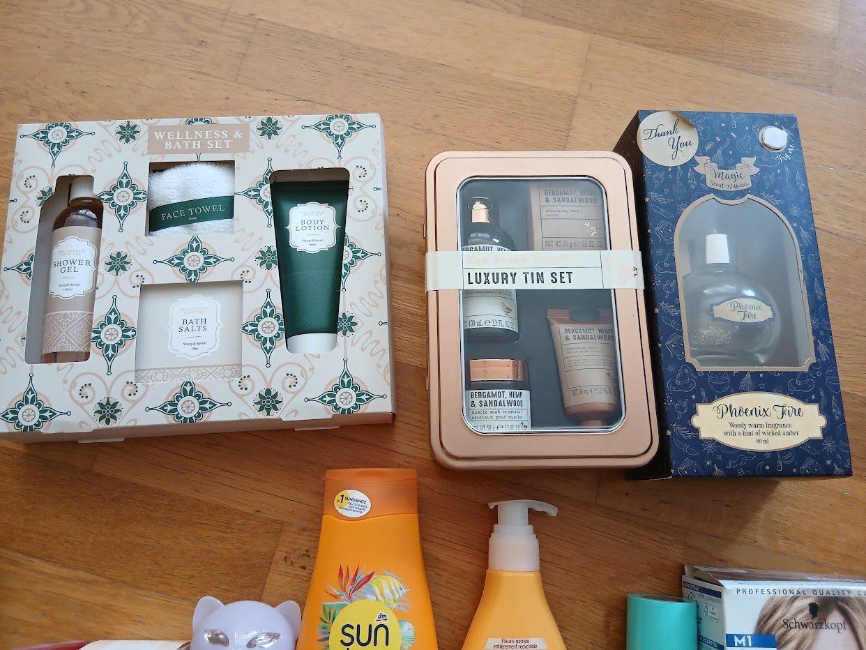 Autres soins du corps: Kosmetik Badesachen Paket – Neuf avec emballage d'origine à Dübendorf par Fip05 2