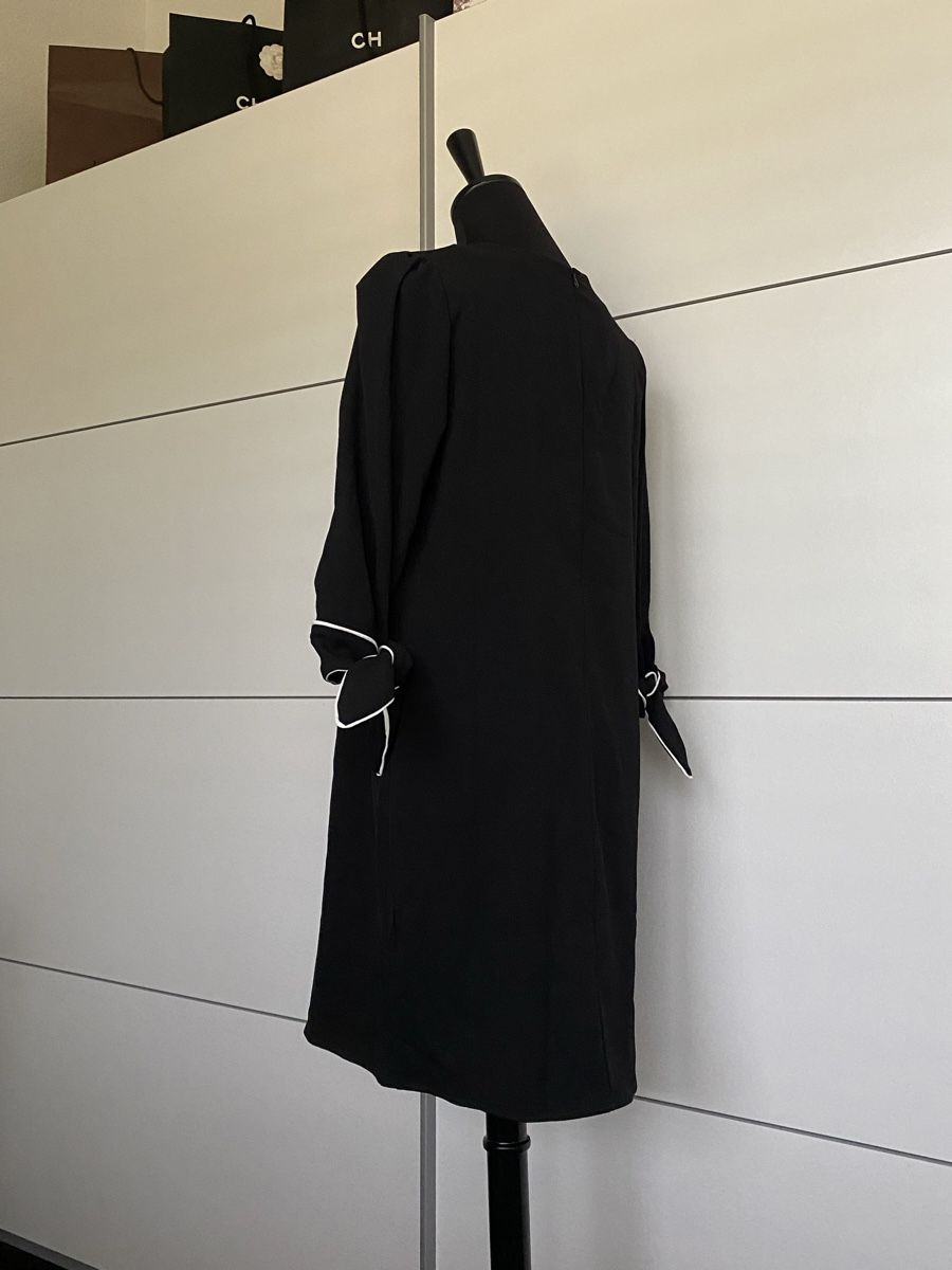 Robes: Etuikleid / Kleid in Gr. M – Neuf (Voir description) à Olten par ale_nb2x 2