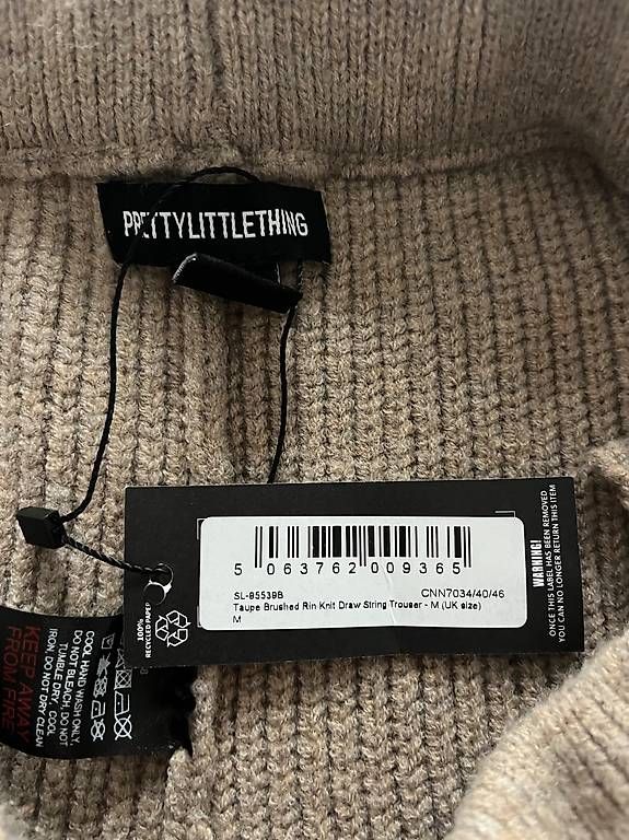Regale: ENSEMBLE EN MAILLE PRETTY LITTLE THINGS NEUF – Gebraucht aus Chavannes-des-Bois von dvergani 2